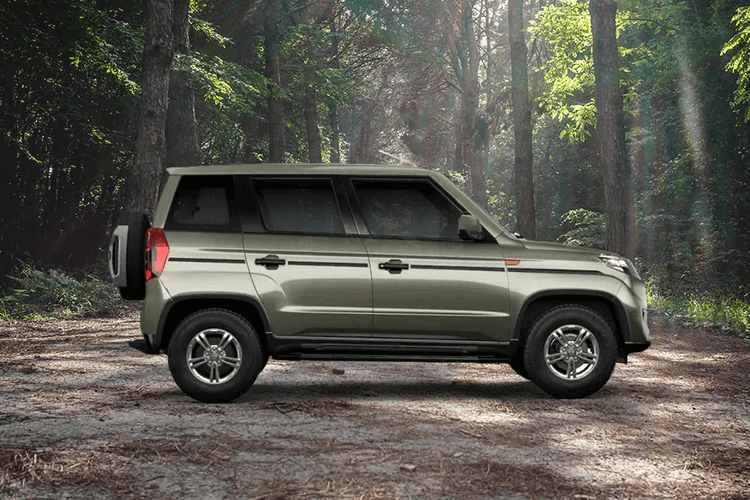 Mahindra Bolero Neo Right Side View Mahindra Bolero Neo Right Side View