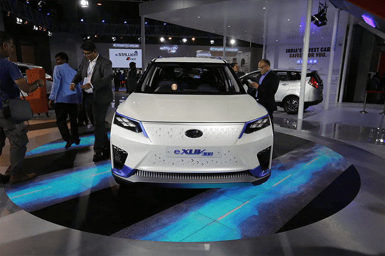 Mahindra XUV300 Electric Front View Mahindra XUV300 Electric Front View