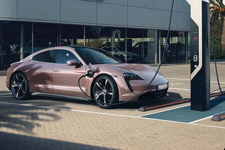 Tesla Model S Charging Point Tesla Model S Charging Point