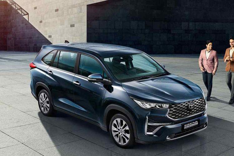 Toyota Innova Hycross Right Side Front View Toyota Innova Hycross Right Side Front View