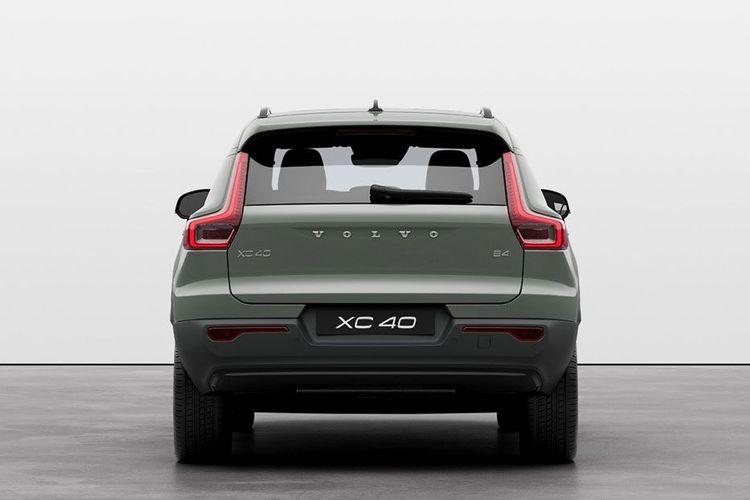 Volvo-XC40-rear-view Volvo-XC40-rear-view