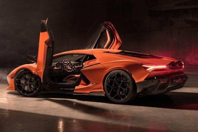 Lamborghini Revuelto Left Side View Lamborghini Revuelto Left Side View