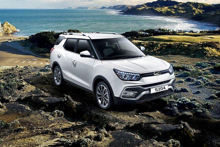 Mahindra S204 Right Side Front View Mahindra S204 Right Side Front View