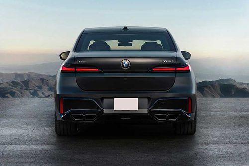 BMW 7 Series 2023 Rear View