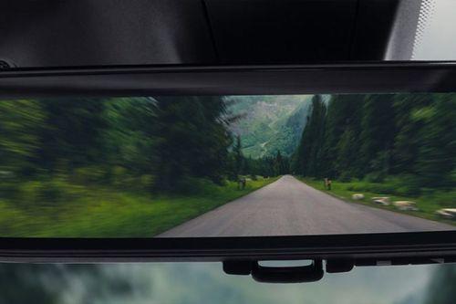 Get the ultimate rearview throughout your adventures with auto-dimming digital rearview mirror.