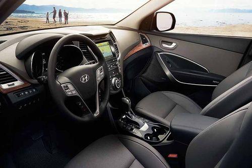 Hyundai Santa Fe 2022 Door View of Driver Seat