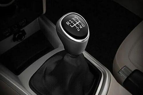 The 6 speed transmission shifts ensures optimized gear shifts.