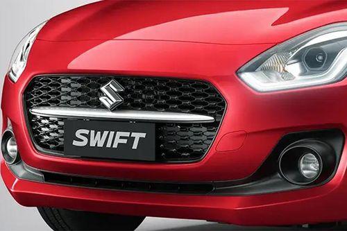 Sporty cross mesh grille with bold chrome accent