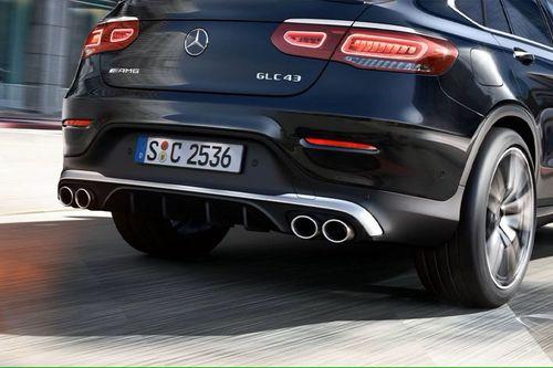 Diffuser with twin tailpipe trims.