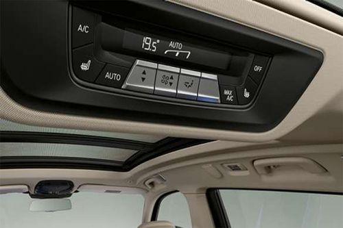 Automatic air conditioning with 5-zone control.