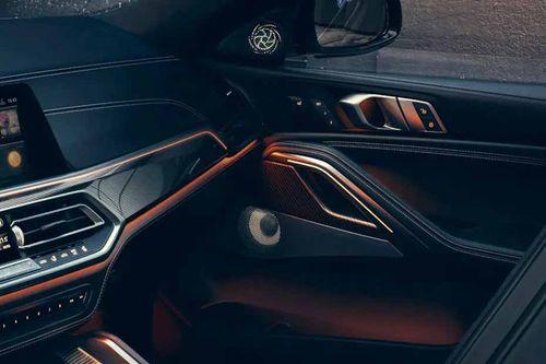 BMW X6 M50i Interior Image