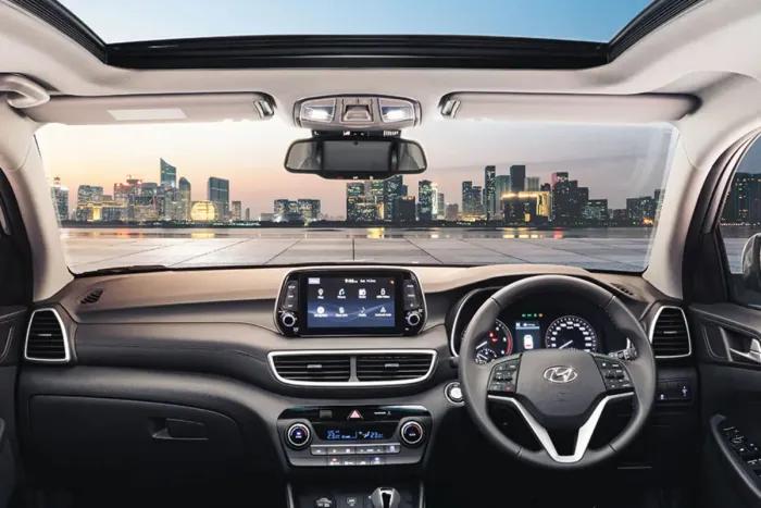 Interior & Features Interior & Features