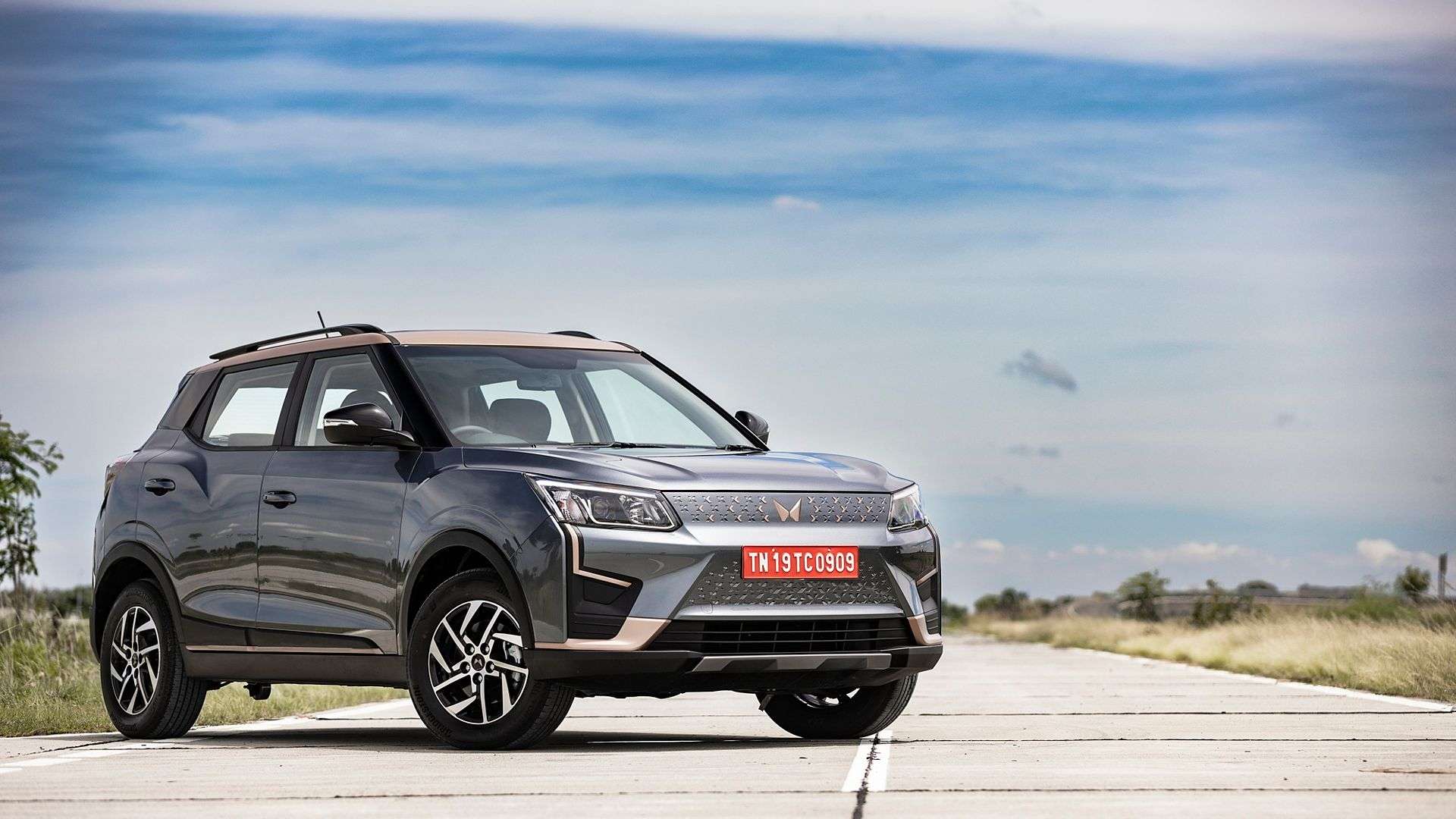 xuv400 exterior