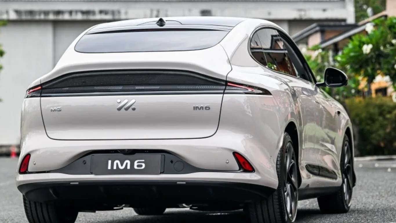 MG IM6 Rear Design