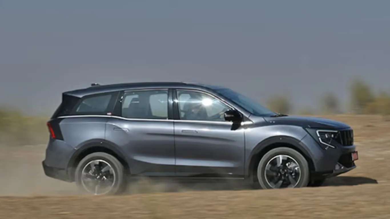 Mahindra XUV 700 vs Mahindra XUV 7XO