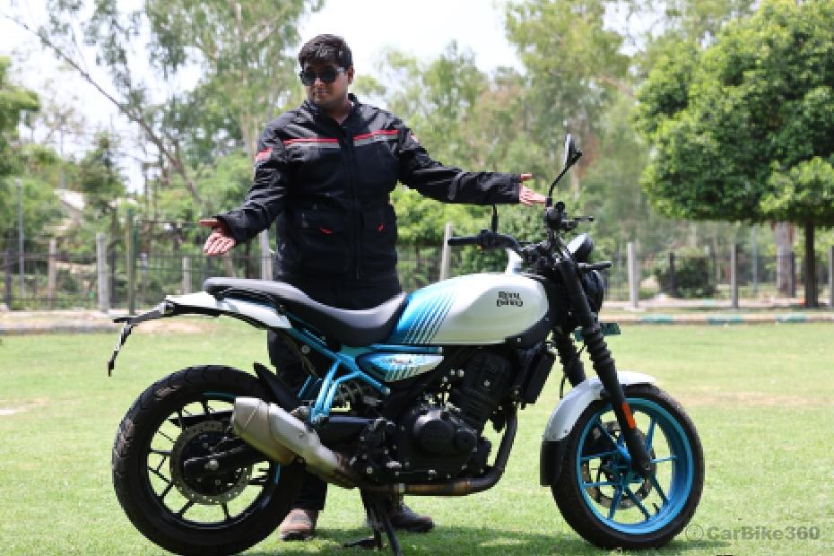 Royal enfield guerrilla 450 right side view Royal enfield guerrilla 450 right side view