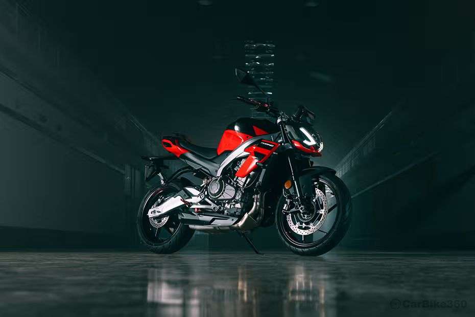 Aprilia Tuono 457 Right Front Three Quarter Aprilia Tuono 457 Right Front Three Quarter