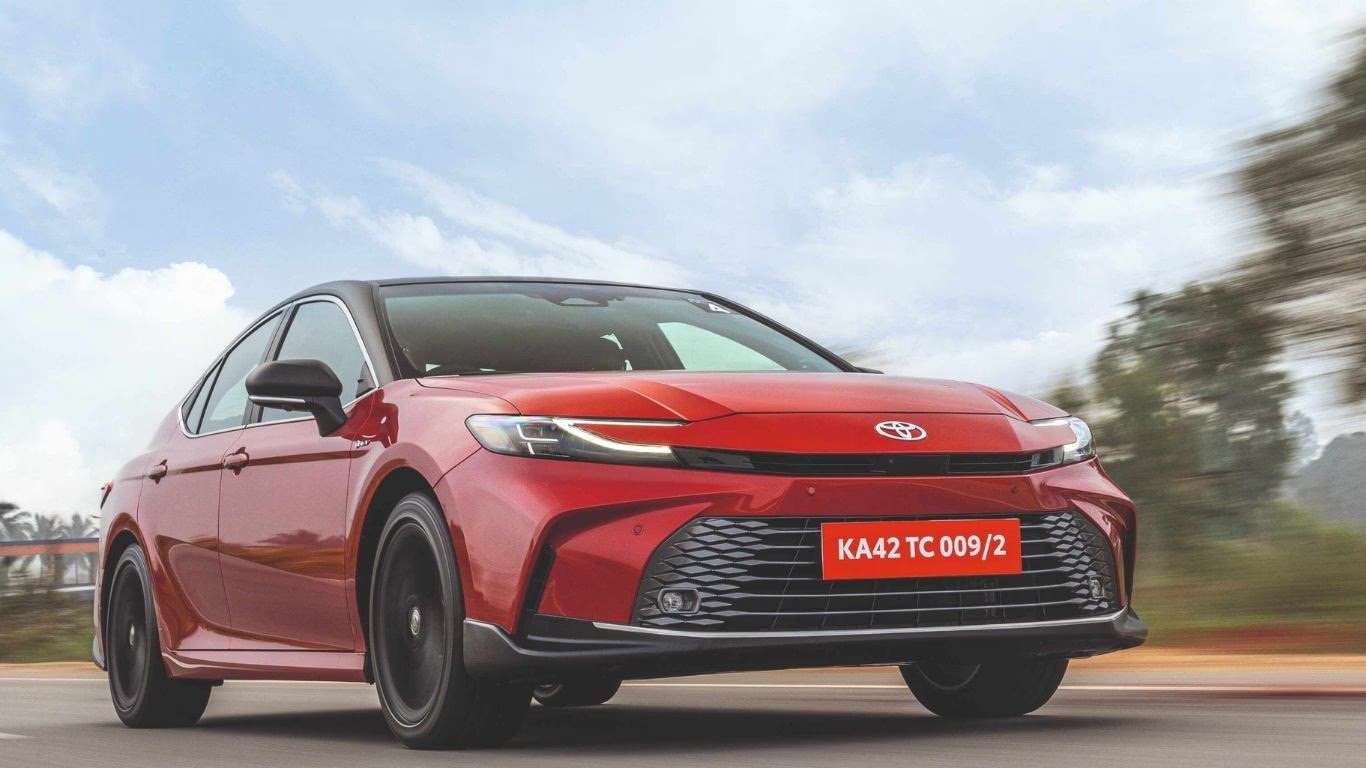 Toyota Hybrid Sales India Cross 300,000 Units