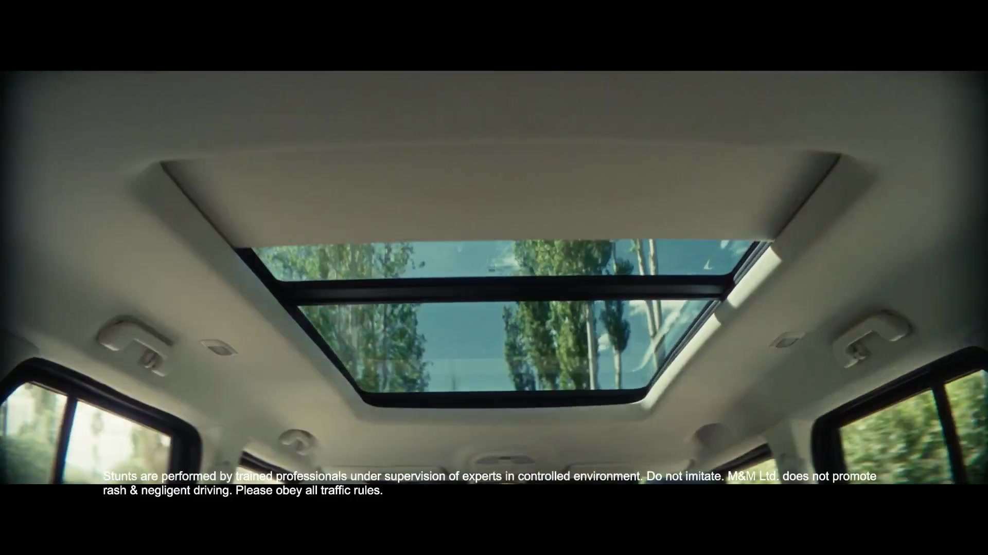 Thar Roxx Panoramic Sunroof