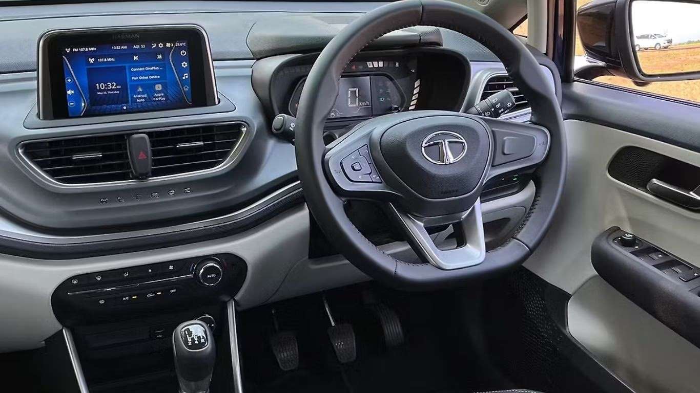 Tata Altroz iCNG interior