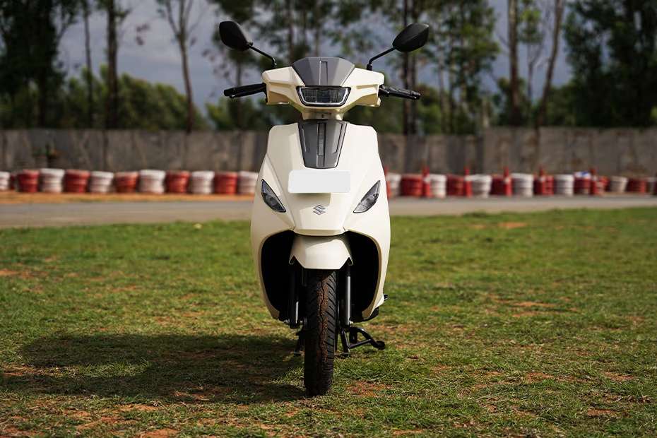 Suzuki e Access Front View Suzuki e Access Front View