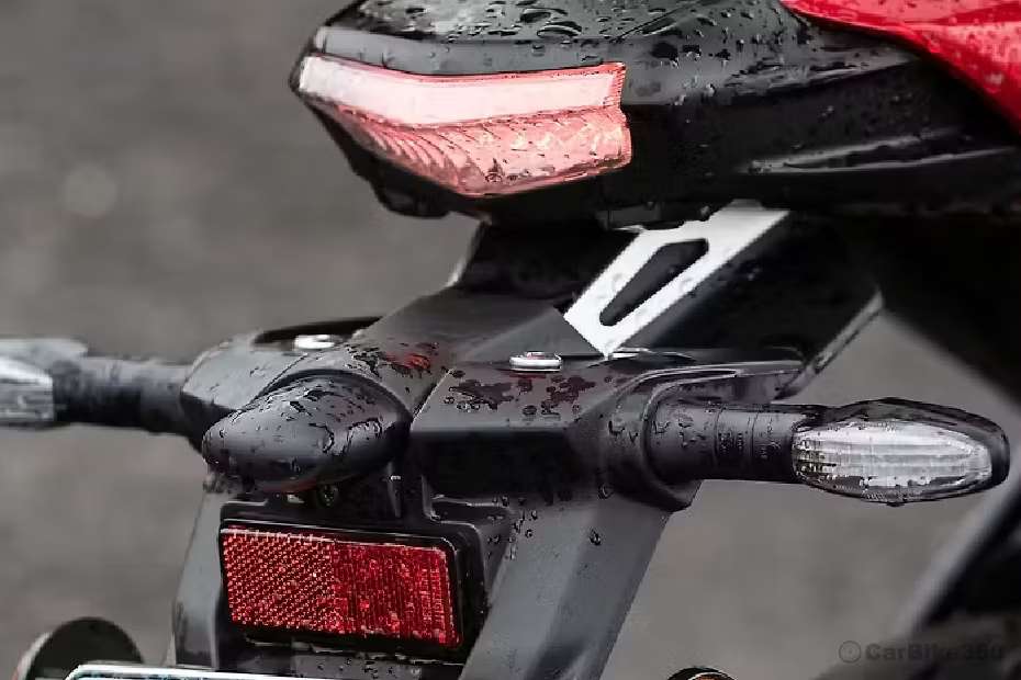 Yamaha FZS-FI V4 images Yamaha FZS-FI V4 images