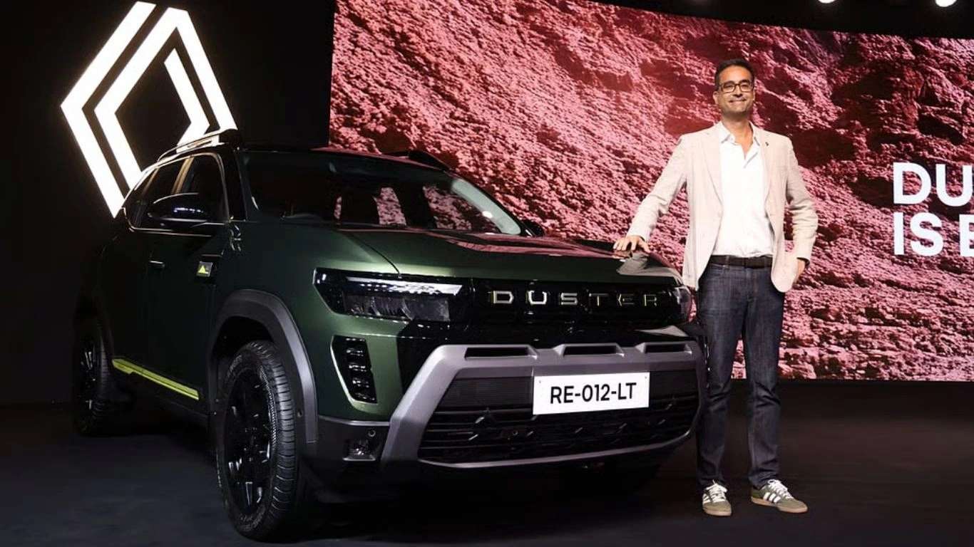 Renault Duster Hybrid front view
