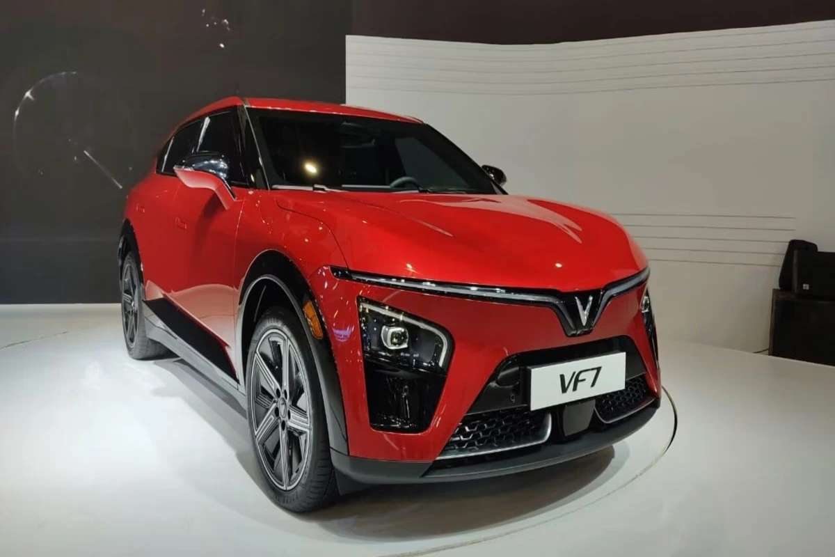 VinFast VF7