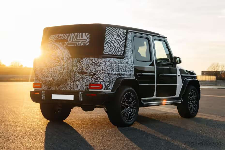 Mercedes-Benz G-Class Right Rear Three Quarter Mercedes-Benz G-Class Right Rear Three Quarter