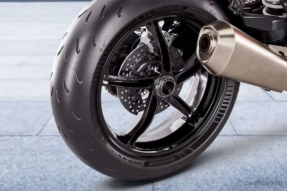 KTM 1390 Super Duke R images KTM 1390 Super Duke R images