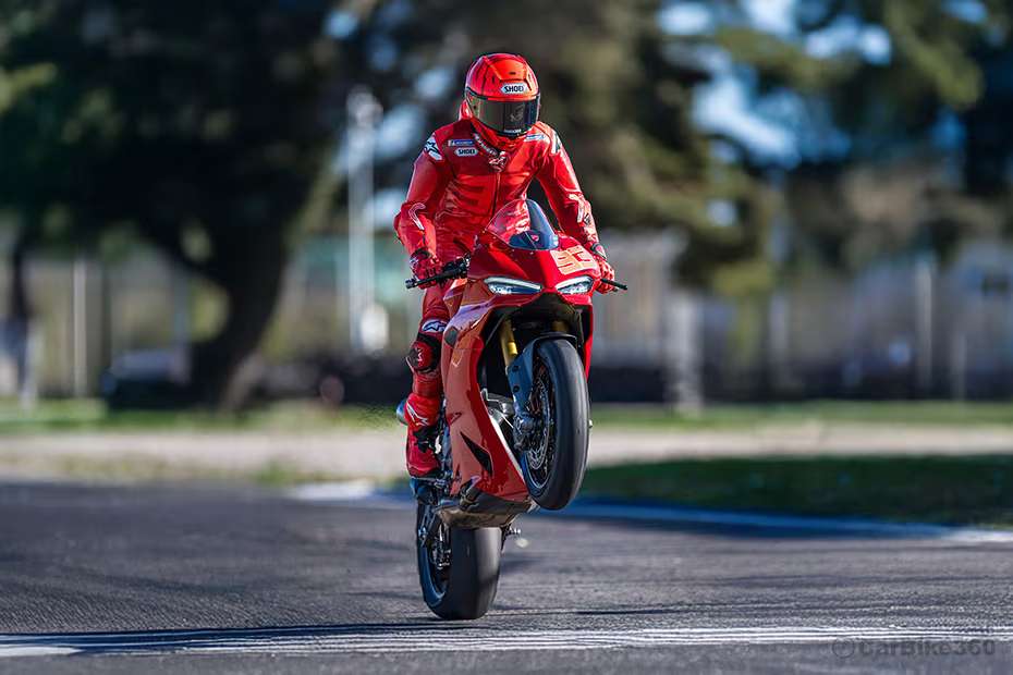Ducati Panigale V2 images Ducati Panigale V2 images