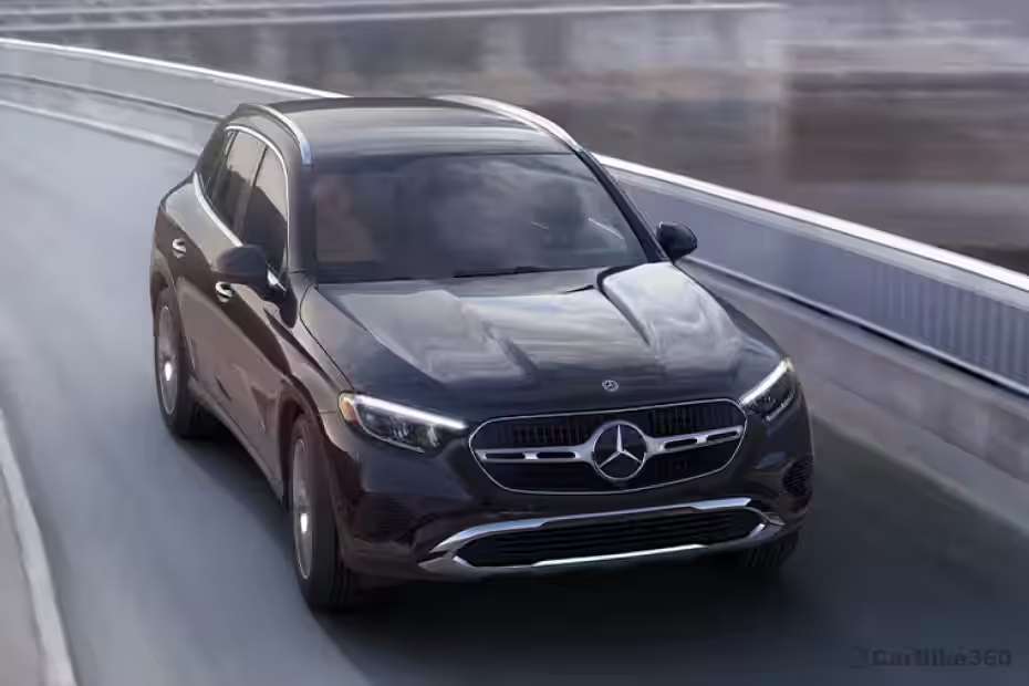 Mercedes-Benz GLC 350e Right Front Three Quarter Mercedes-Benz GLC 350e Right Front Three Quarter