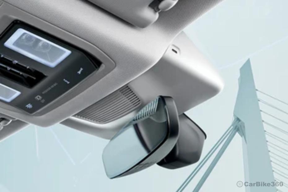 Skoda Kodiaq USB-C in the Rear View Mirror Skoda Kodiaq USB-C in the Rear View Mirror