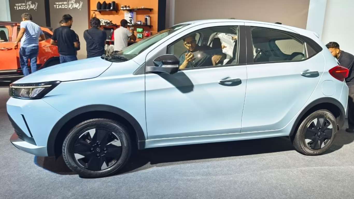2026 Tata Tiago Facelift Side View