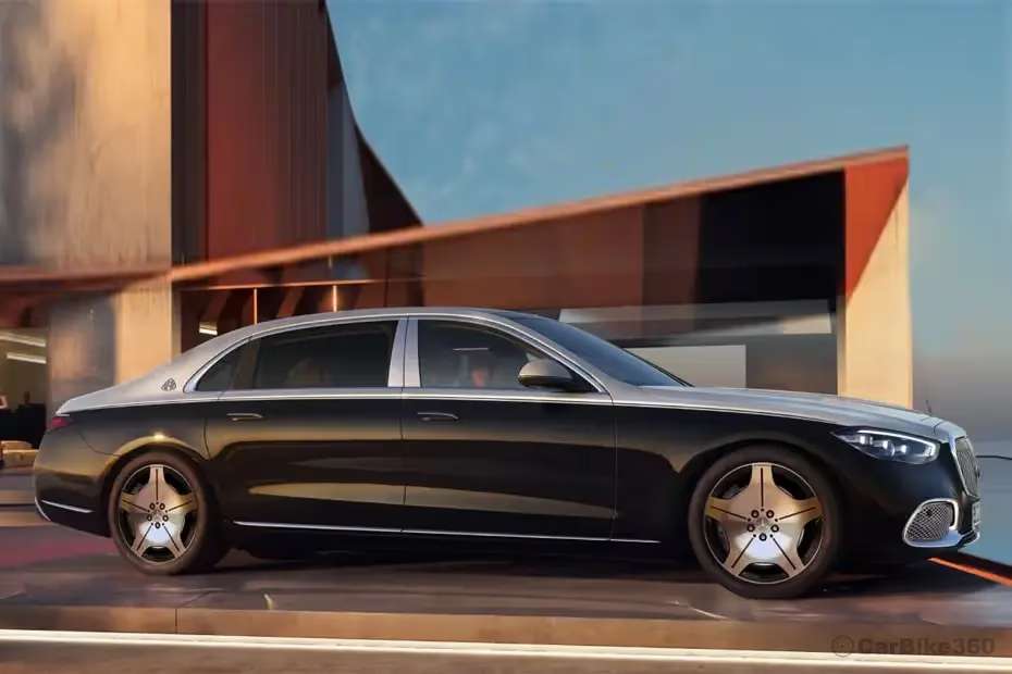 Mercedes-Benz Maybach S-Class Right Side View Mercedes-Benz Maybach S-Class Right Side View