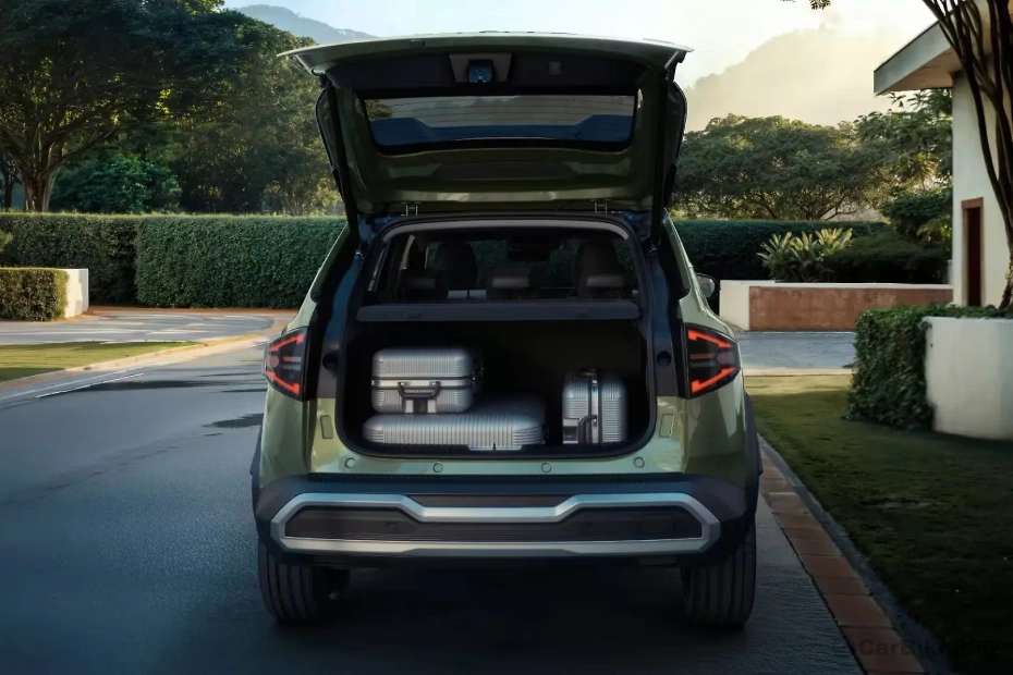 2026 Renault Duster Evolution Variant Arrives at Indian Dealerships