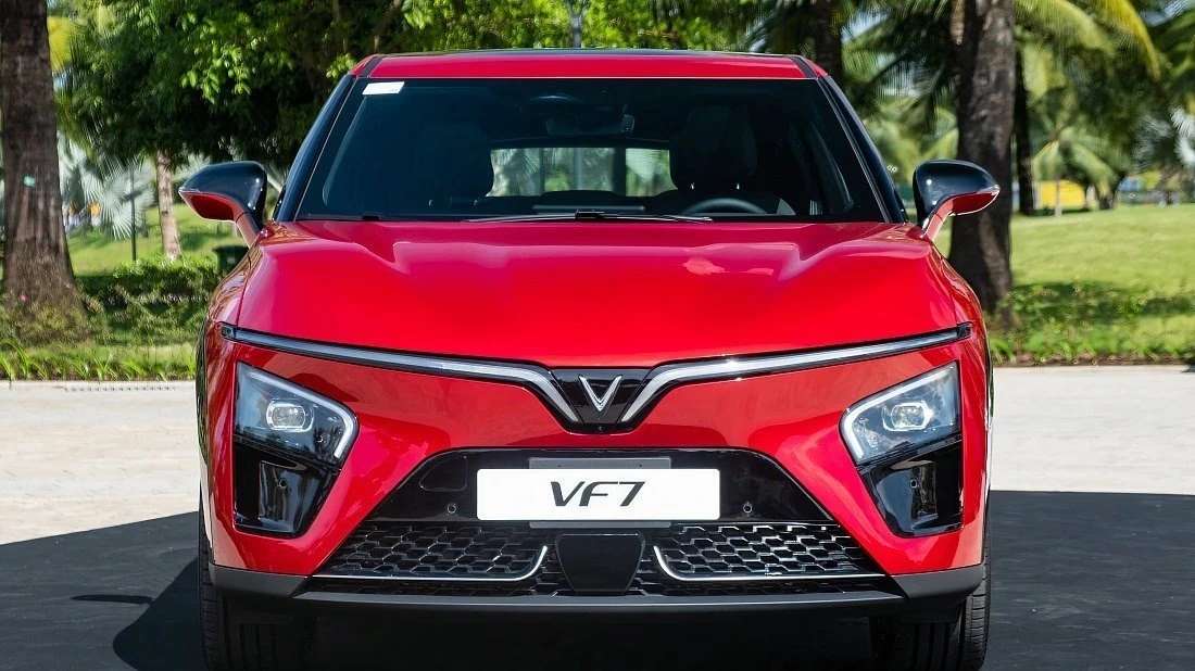 Front Facia of VF7
