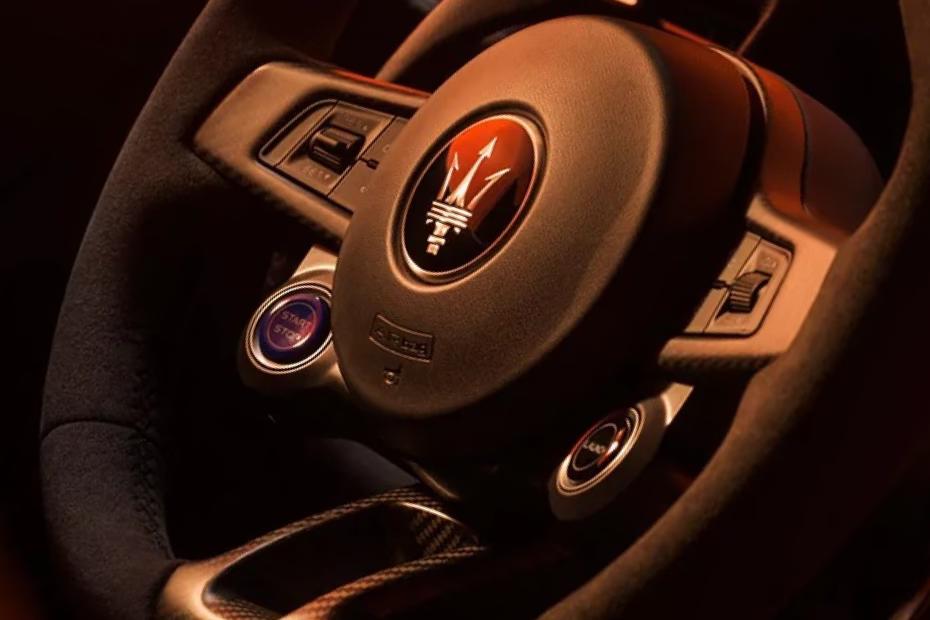 Maserati MCPura Steering Controls Maserati MCPura Steering Controls