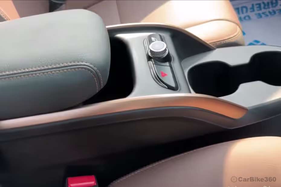 VinFast VF 6 Front Armrest VinFast VF 6 Front Armrest