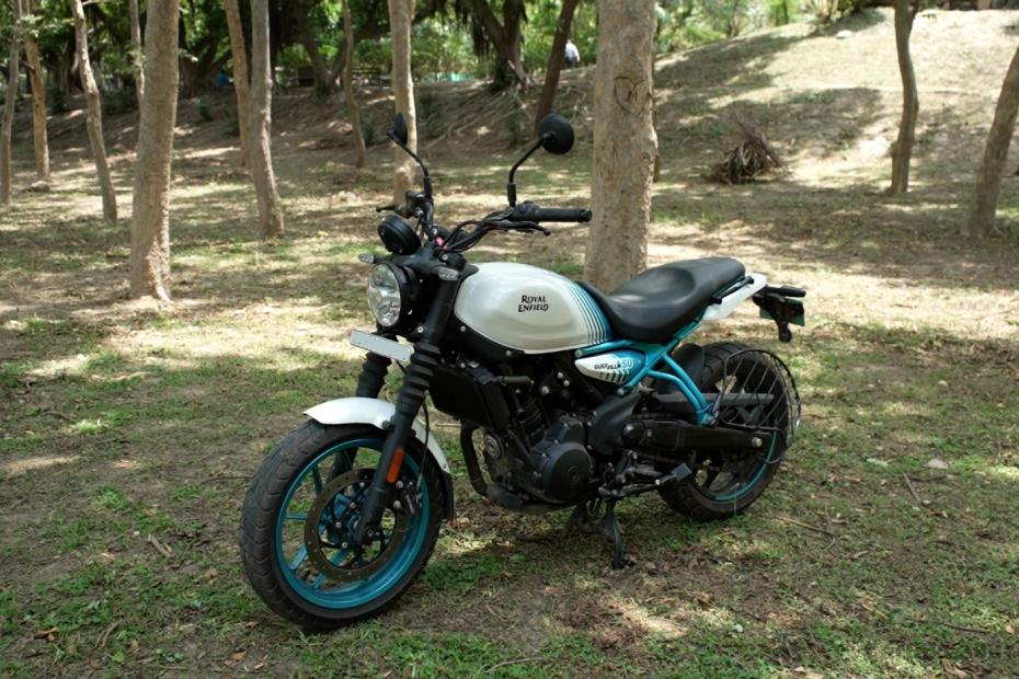 Royal enfield guerrilla 450 front left side view Royal enfield guerrilla 450 front left side view