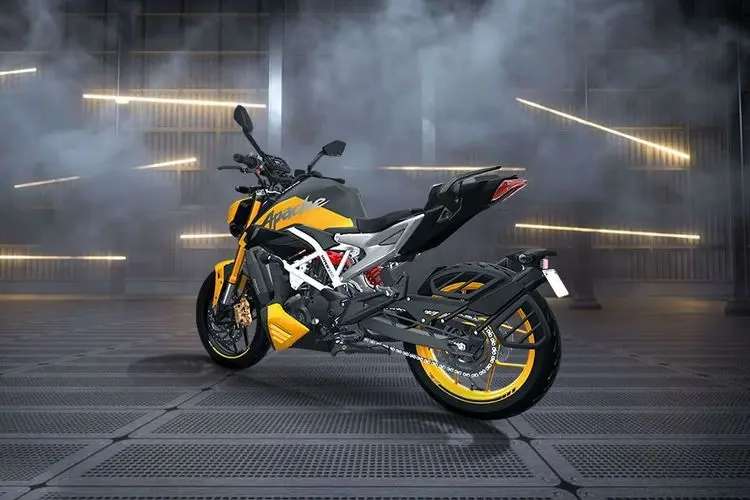 Apache RTR 310 Rear Apache RTR 310 Rear