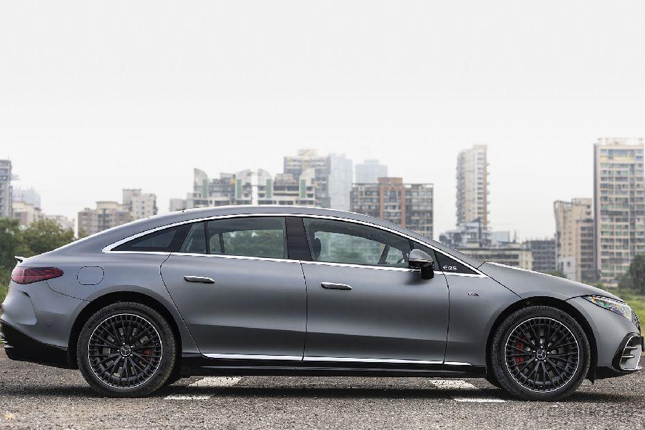 Mercedes-Benz AMG EQS Right Side View Mercedes-Benz AMG EQS Right Side View