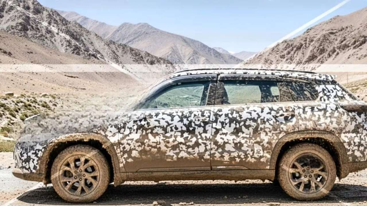 Upcoming 2026 Toyota Hyryder 7-Seater Spied Testing with Subtle Design Change Audio
