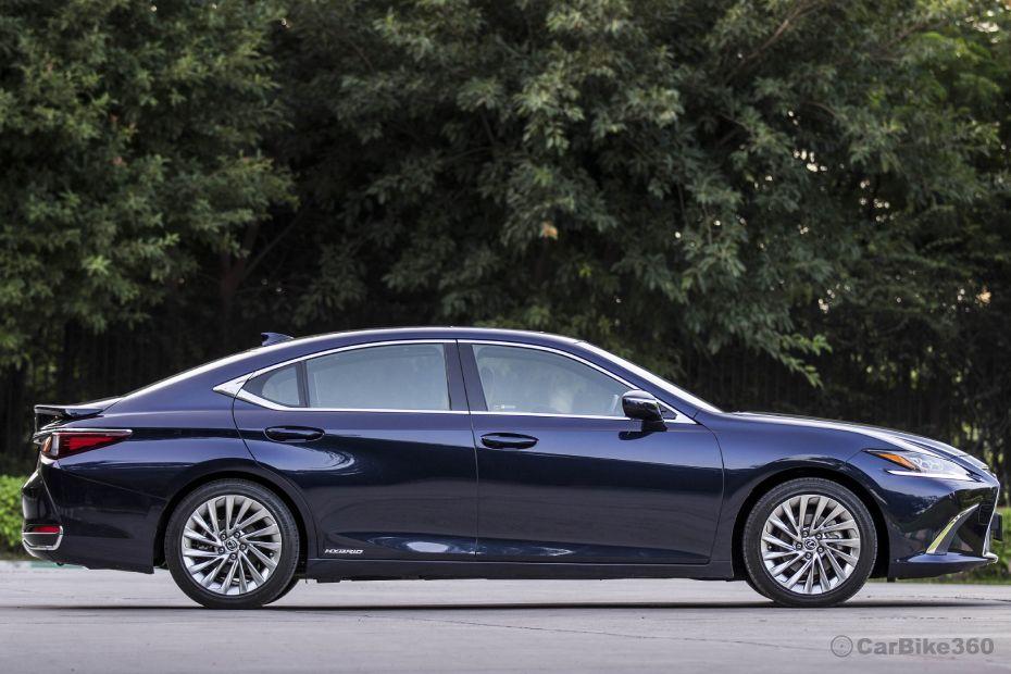 Lexus ES Right Side View Lexus ES Right Side View