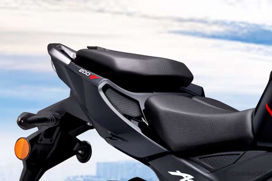 TVS Apache RTR 200 4V 2025 Seat TVS Apache RTR 200 4V 2025 Seat