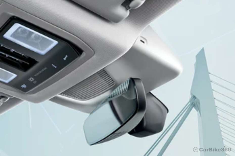 Skoda Kodiaq USB-C in the Rear View Mirror Skoda Kodiaq USB-C in the Rear View Mirror