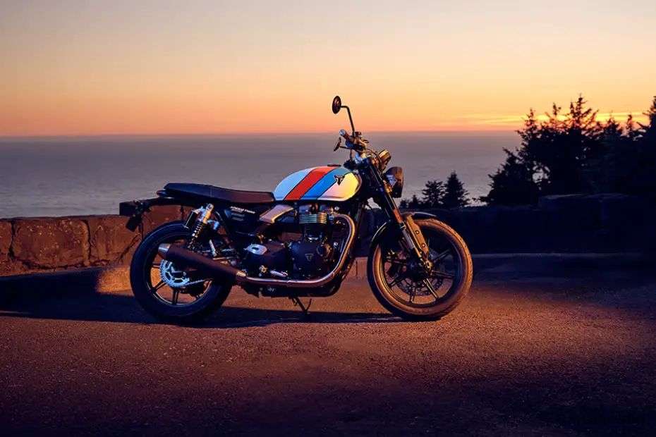 Triumph Speed Twin 900 Right Side View Triumph Speed Twin 900 Right Side View