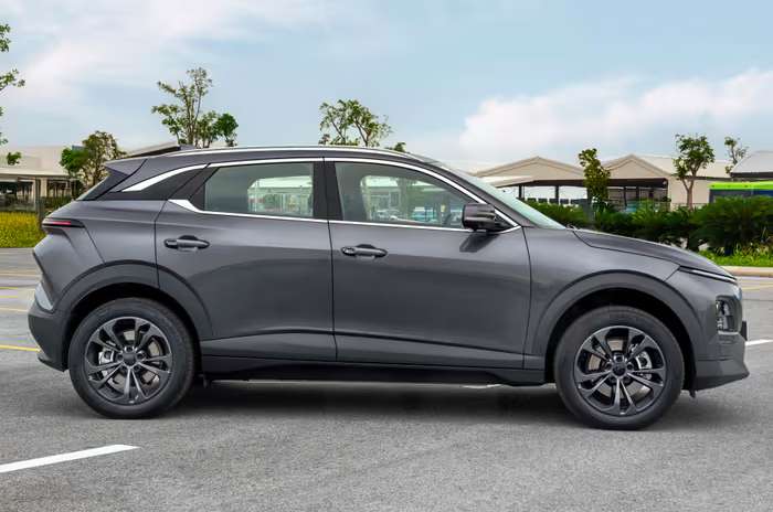 Premium Dual-Tone Seats & Upholstery Premium Dual-Tone Seats & Upholstery