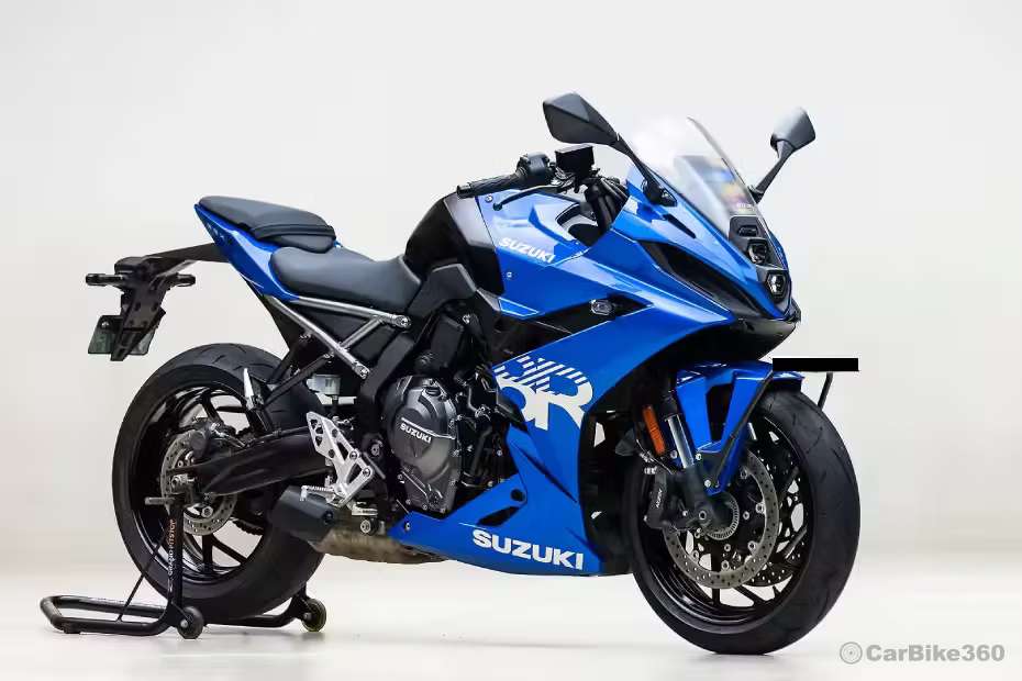 Suzuki GSX-8R Right Front Three Quarter Suzuki GSX-8R Right Front Three Quarter