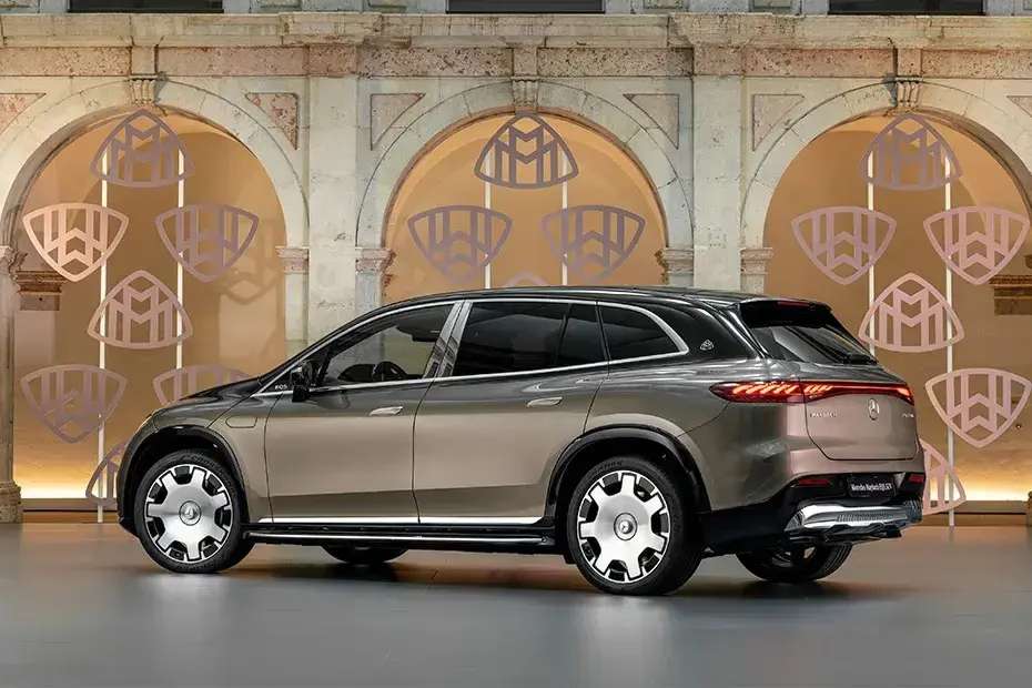 Mercedes Benz Maybach EQS SUV Left Rear Mercedes Benz Maybach EQS SUV Left Rear